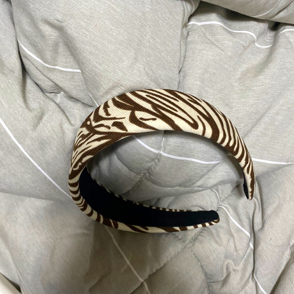 urban outfitters brown zebra headband